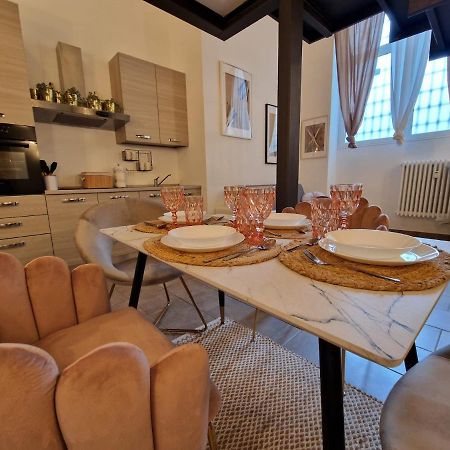 Regina Milano In Porta Romana 2 - Sky Tv, Wifi E Breakfast Box Apartamento Exterior foto