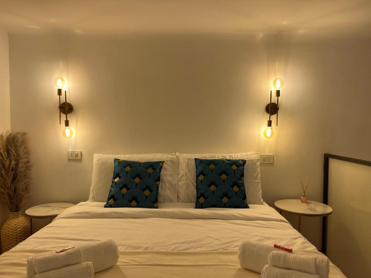 Regina Milano In Porta Romana 2 - Sky Tv, Wifi E Breakfast Box Apartamento Exterior foto