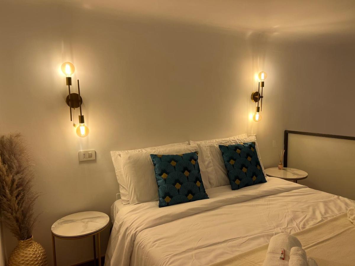 Regina Milano In Porta Romana 2 - Sky Tv, Wifi E Breakfast Box Apartamento Exterior foto