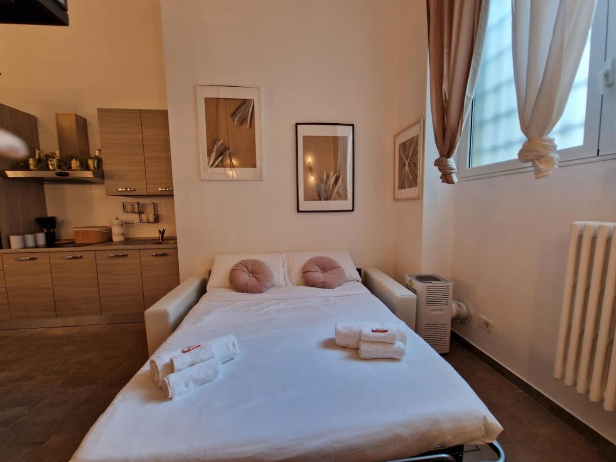 Regina Milano In Porta Romana 2 - Sky Tv, Wifi E Breakfast Box Apartamento Exterior foto
