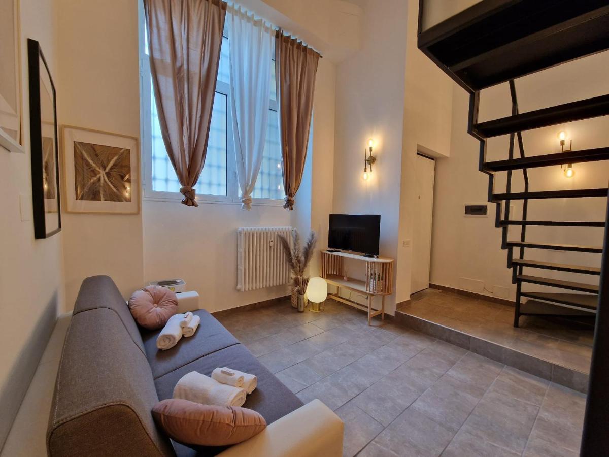 Regina Milano In Porta Romana 2 - Sky Tv, Wifi E Breakfast Box Apartamento Exterior foto