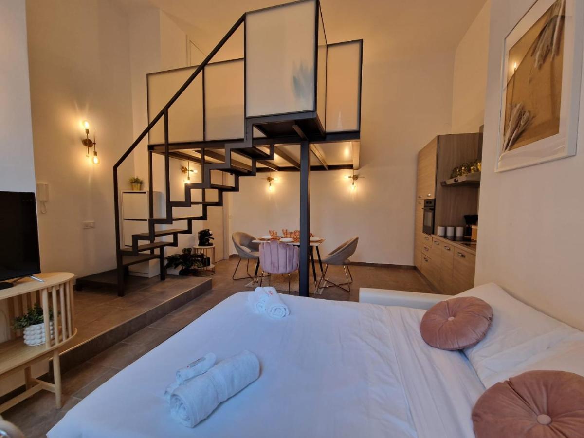 Regina Milano In Porta Romana 2 - Sky Tv, Wifi E Breakfast Box Apartamento Exterior foto