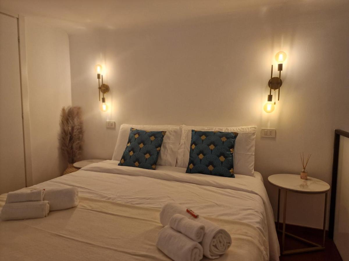 Regina Milano In Porta Romana 2 - Sky Tv, Wifi E Breakfast Box Apartamento Exterior foto