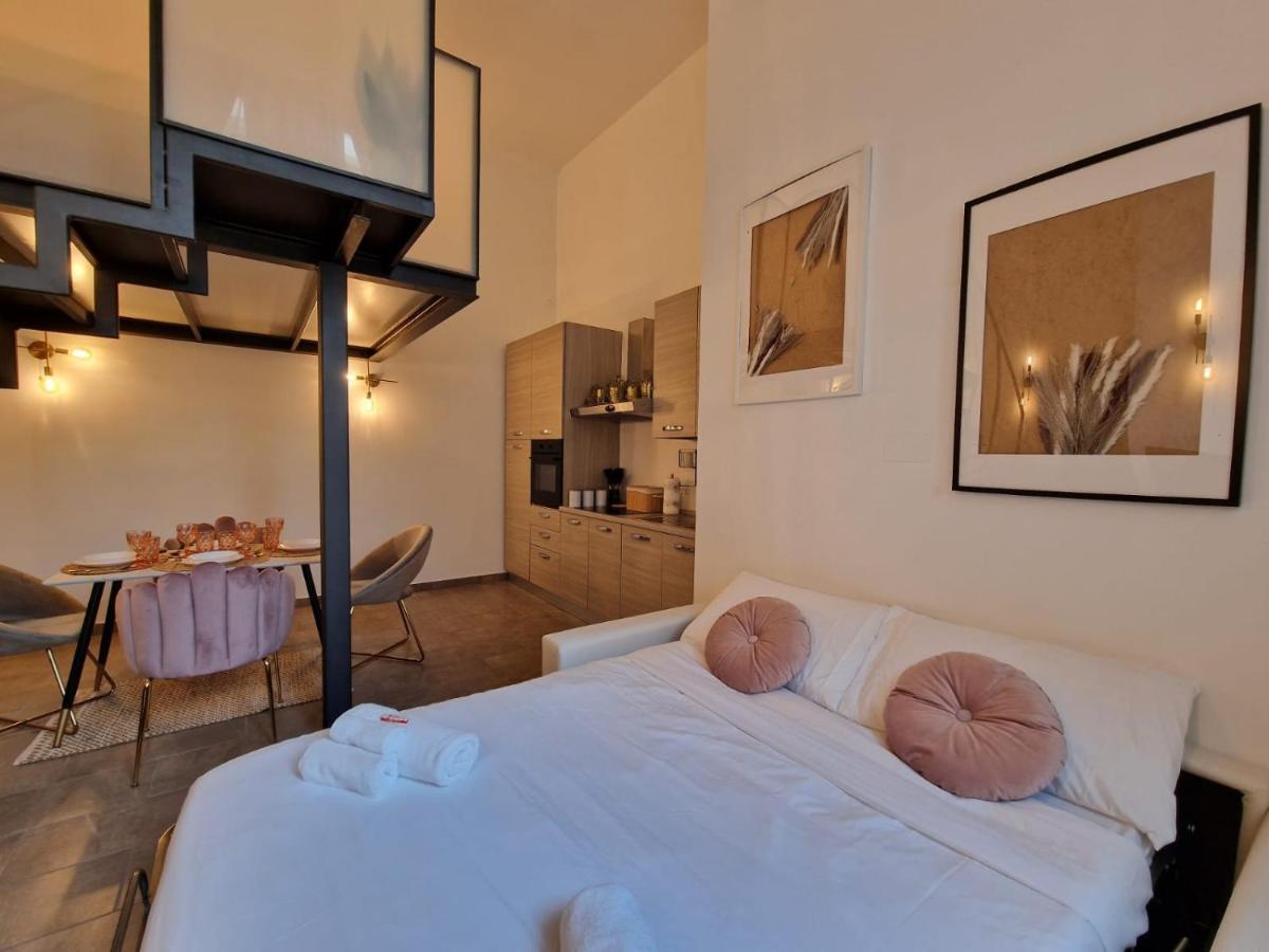 Regina Milano In Porta Romana 2 - Sky Tv, Wifi E Breakfast Box Apartamento Exterior foto