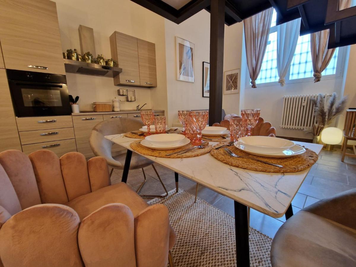Regina Milano In Porta Romana 2 - Sky Tv, Wifi E Breakfast Box Apartamento Exterior foto