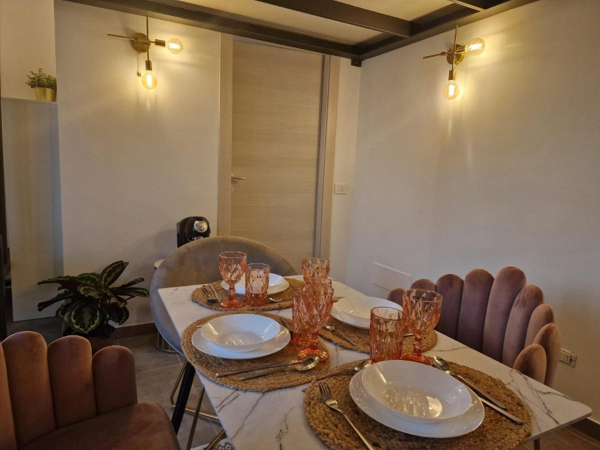 Regina Milano In Porta Romana 2 - Sky Tv, Wifi E Breakfast Box Apartamento Exterior foto