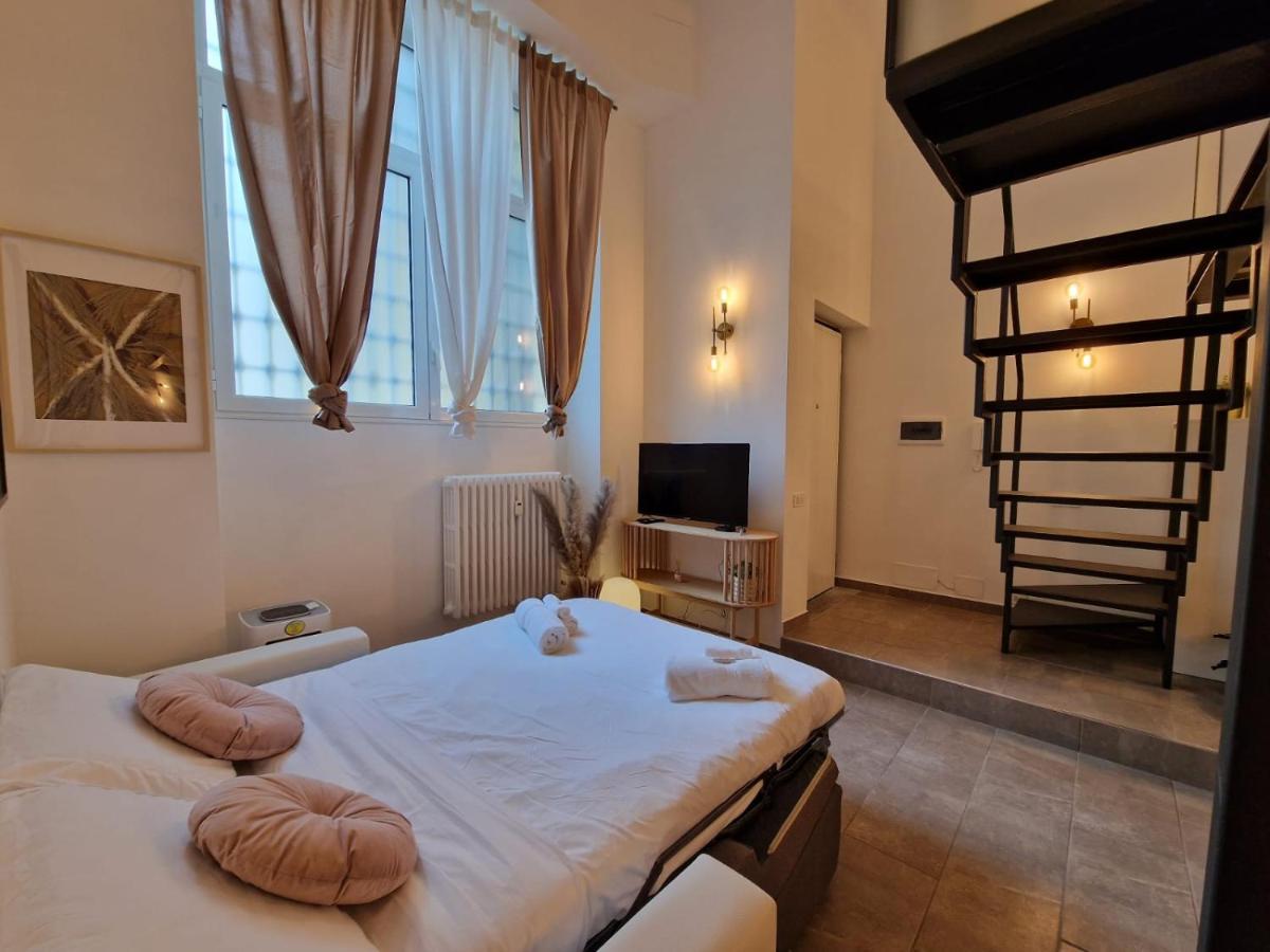 Regina Milano In Porta Romana 2 - Sky Tv, Wifi E Breakfast Box Apartamento Exterior foto